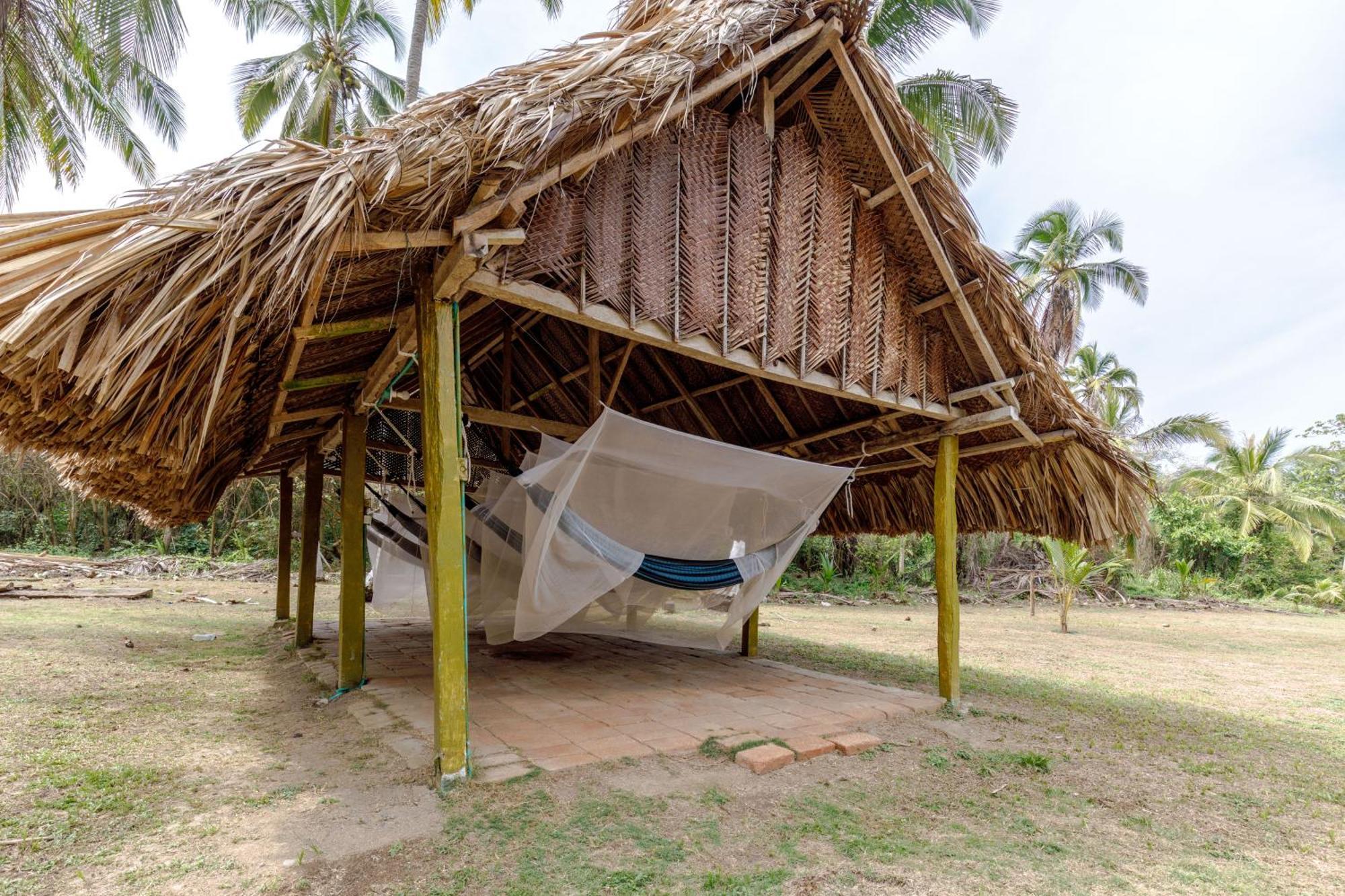 Casa De Campo Castillete Dentro Del Parque Tayrona El Zaino Rum bild